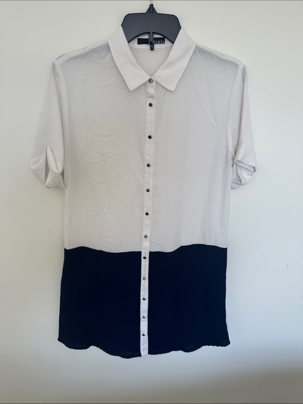 Ro & De Two-Tone Short Sleeve Button-Down Shirtdress in White and Navy
